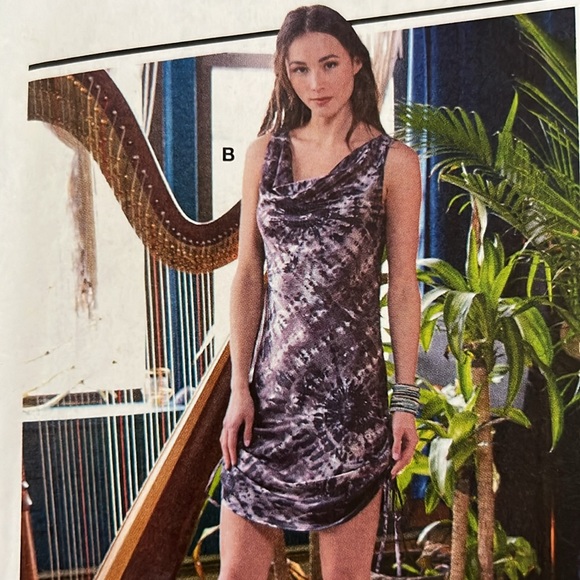 McCall Sewing Pattern - Dress M8106 - Picture 8 of 8